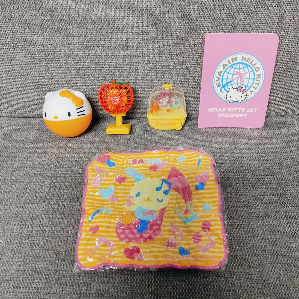 Sanrio Hello Kitty and Usahana Set
